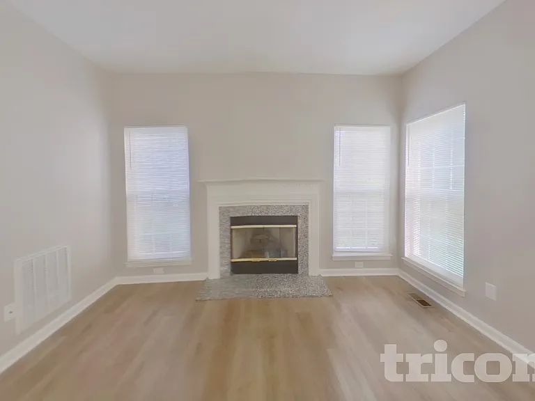 6902 Fenwick Dr — Photo 2