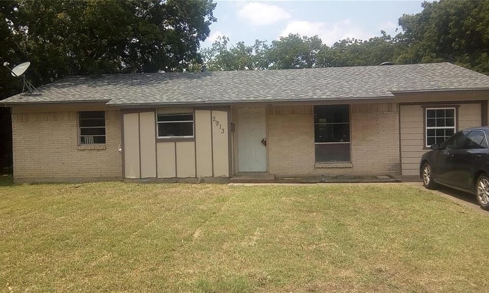 1st image of 2913 Janet Ct
