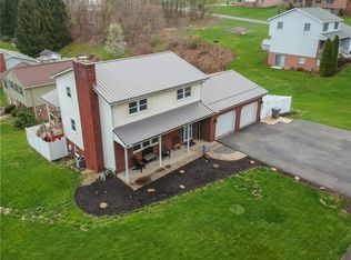 215 Londonderry Dr, New Brighton, PA