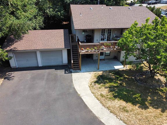 3rd image of 292 NW Sunrise Dr