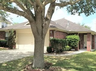 229 River Basin Ln, Dickinson, TX 77539
