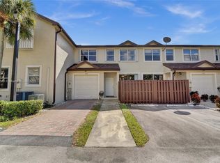 9570 SW 2nd Ct, Pembroke Pines, FL 33025