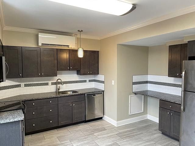 1st image of 84 Elmwood Ave APT 7
