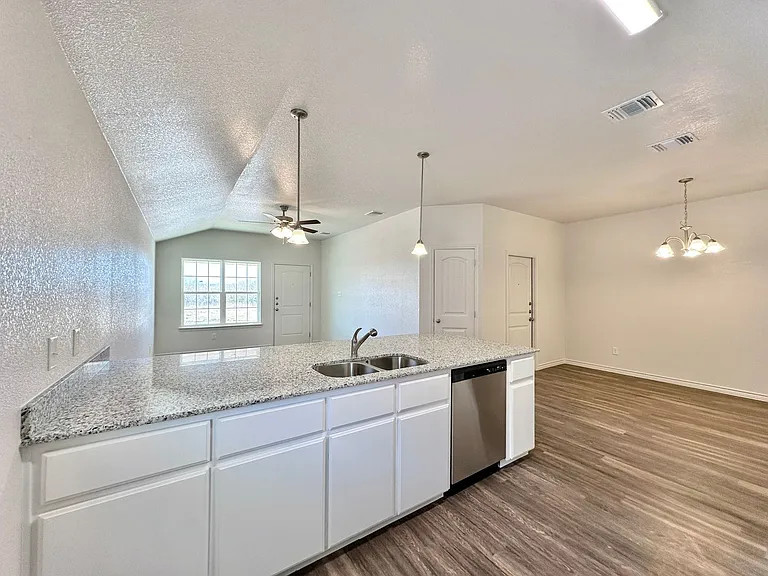 213 Dolphin Dr — Photo 9