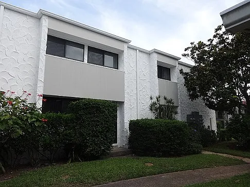 Beautifully updated - 2BR/2BA Villa on Venice Island — Photo 3