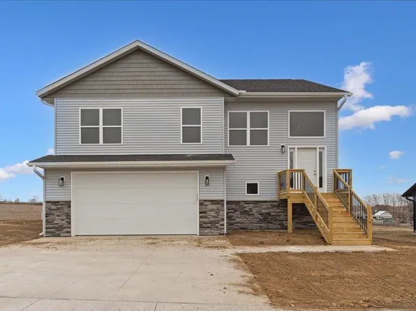 1604 Duncan Dr, Muscatine, IA 52761