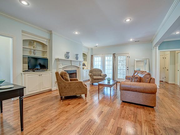 4th image of 3395 Randolph Park Cir