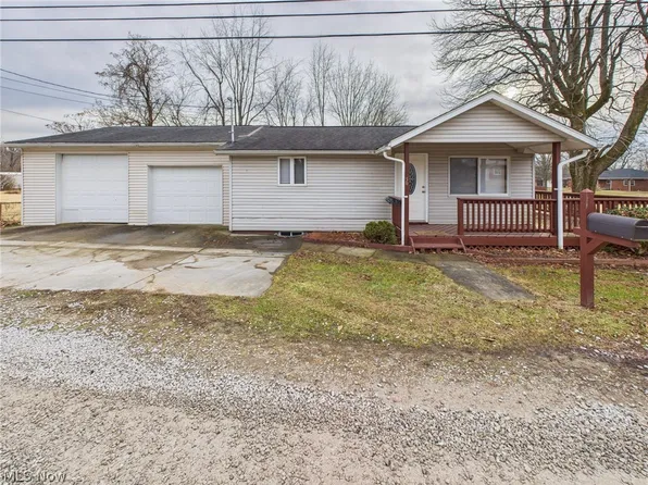 56 N Meadowlark Dr, Williamstown, WV 26187