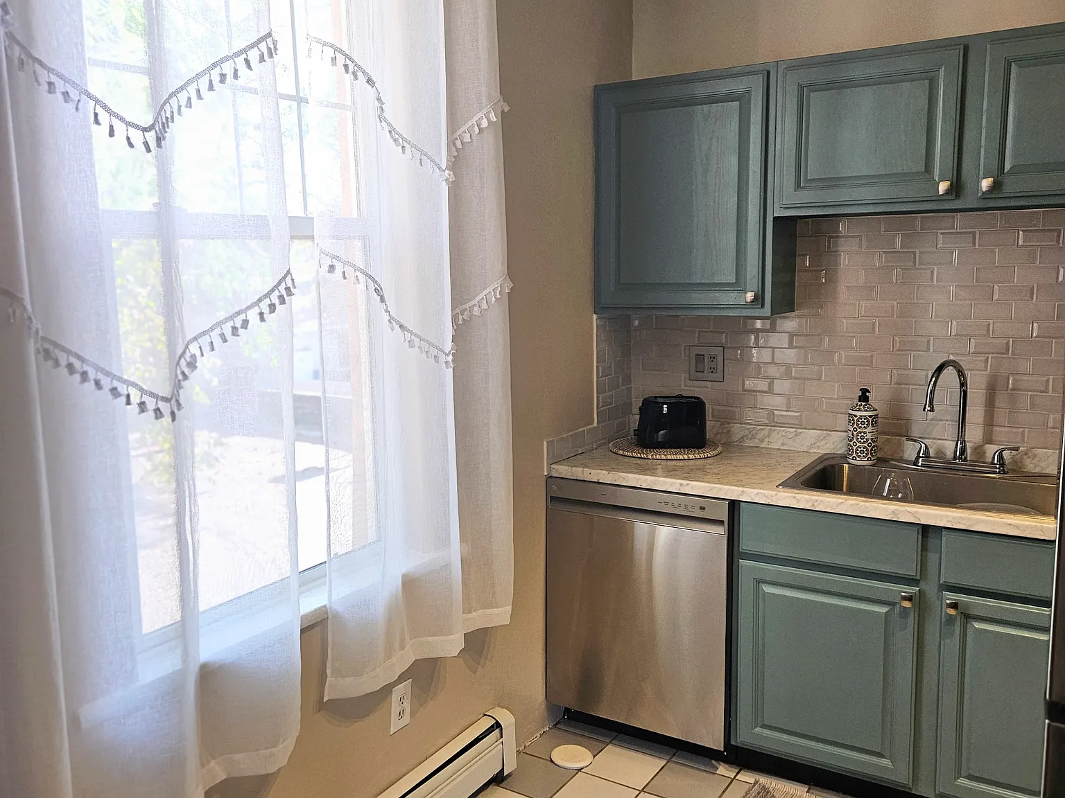 640 Paseo De Peralta — Photo 2