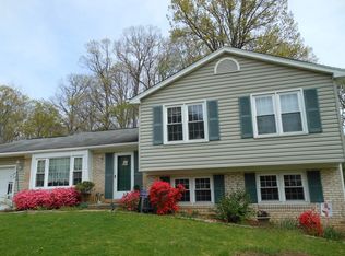 7865 Godolphin Dr, Springfield, VA 22153