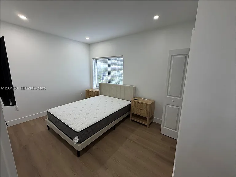 1619 Jefferson Ave #210 — Photo 2