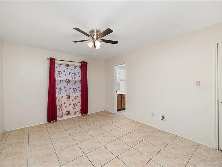 1511 Evergreen Ave — Photo 6