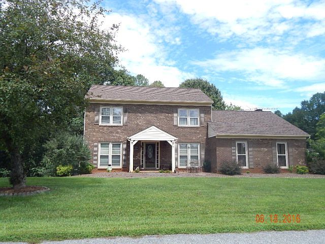 1st image of 133 Ridgewood Dr