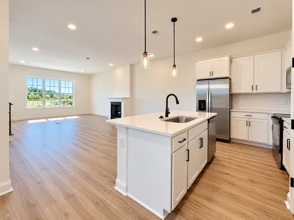 9950 N Lake Geneva St, Lakeland, TN 38002