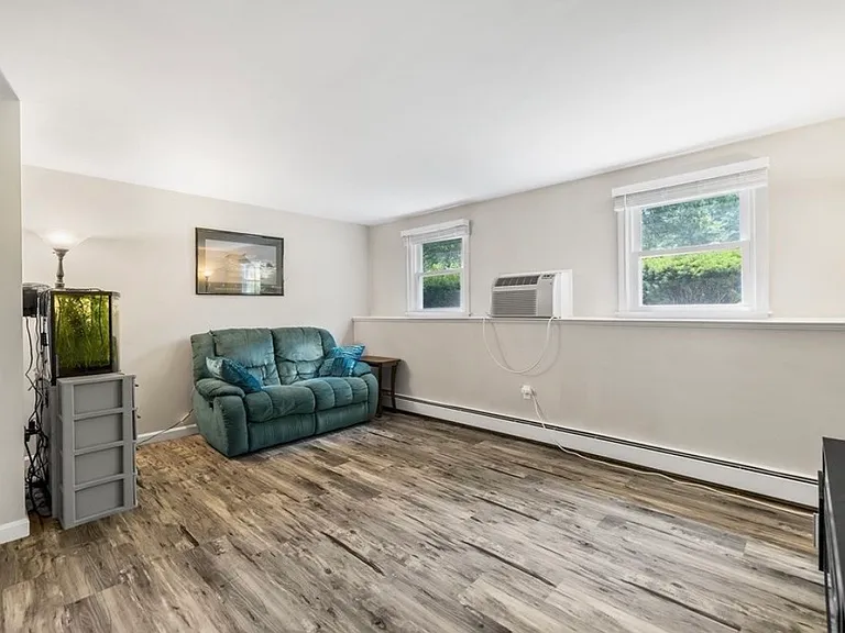1348 Main St — Photo 3
