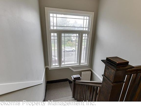 4th image of 3351 Dupont Ave S APT 1