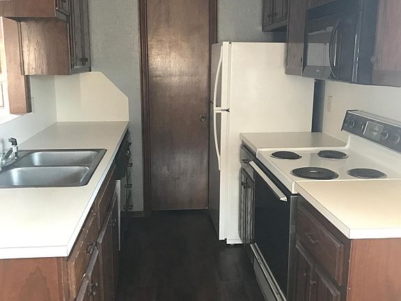 Kitchen/Pantry