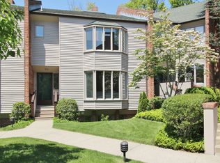 101 Lewis St APT M, Greenwich, CT 06830