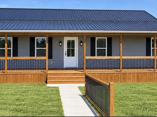 231 Green Leaf Dr, Cave City, KY 42127