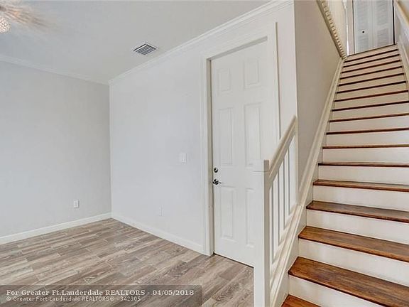 5th image of 660 Amador Ln Unit 2