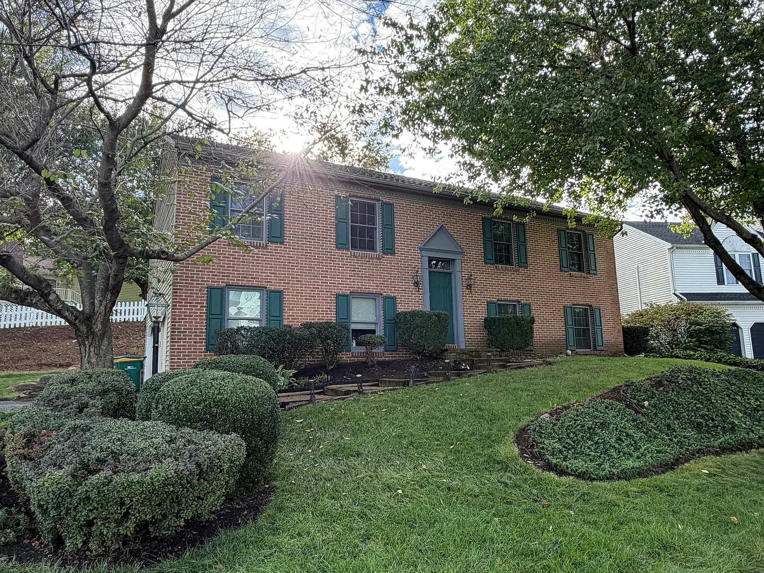 3 bed, 2.5 bath, 1892 sqft, $2,500 — Photo 1