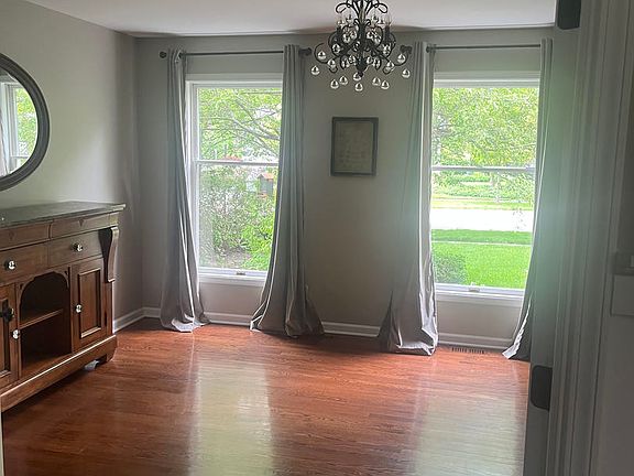 5th image of 2030 Forest Ridge Rd