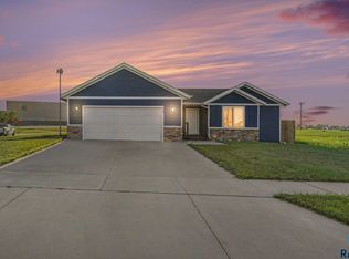 303 Plainside Ave, Harrisburg, SD 57032
