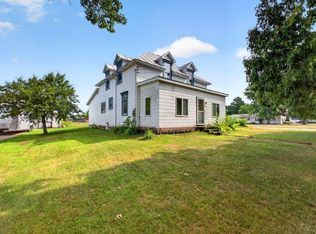220 W Winona Ave, Kellogg, MN 55945