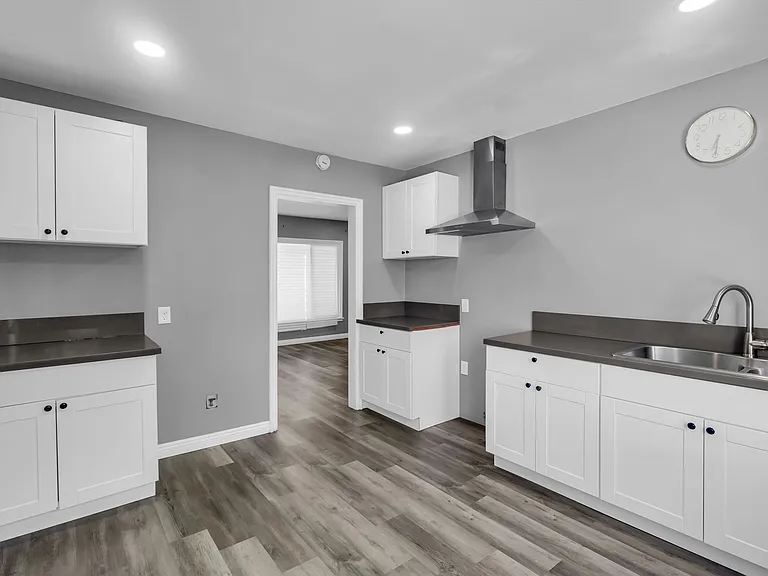 1119 N Mayfield Ave — Photo 9