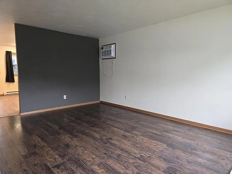 808-810 Harney Ave #810 — Photo 7