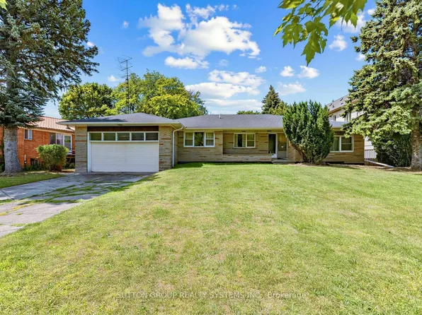 4 Banbury Rd, Toronto, ON M3B 2K4