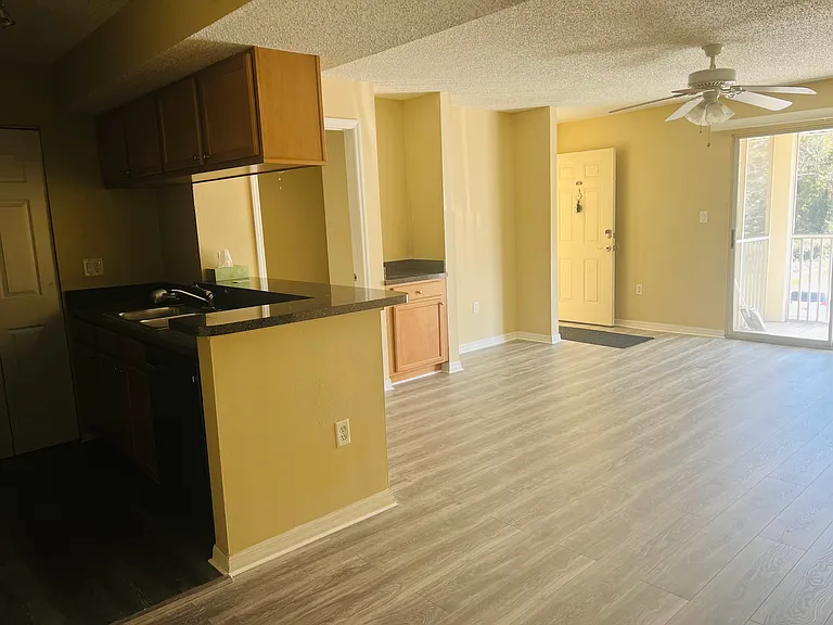 314 Lake Parsons Grn #201 — Photo 29