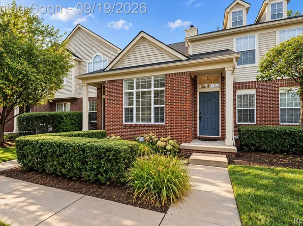17103 Caitlin Cir, Walled Lake, MI 48390