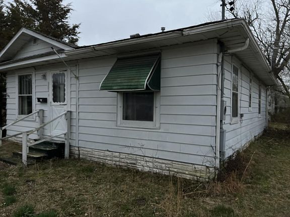 2nd image of 802 S Emma St