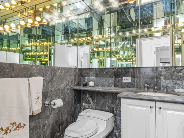 118 East 60th Street image 7 of 15