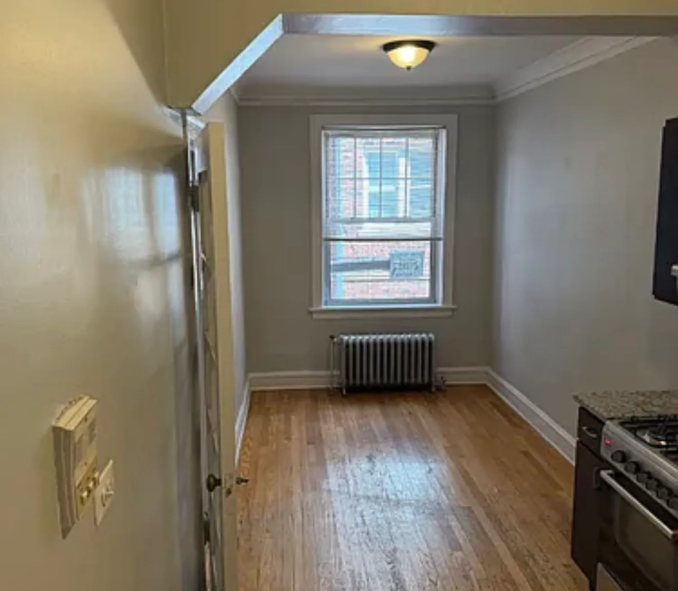 Studio, 575 sqft, $1,250 — Photo 2