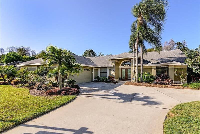1st image of 474 Waterford Cir E