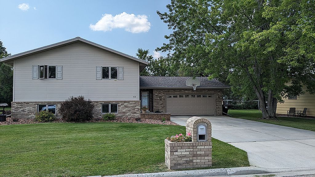 413 Spruce St, Bottineau, ND 58318 Zillow