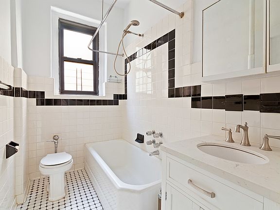 5th image of 251 W 89th St APT 4C