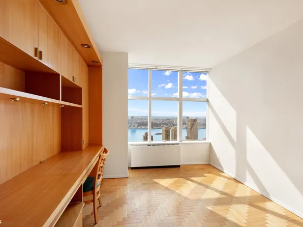 160 West 66th Street image 6 of 14