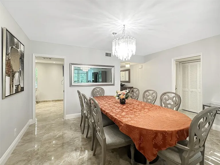 3505 Oaks Way #310 — Photo 7