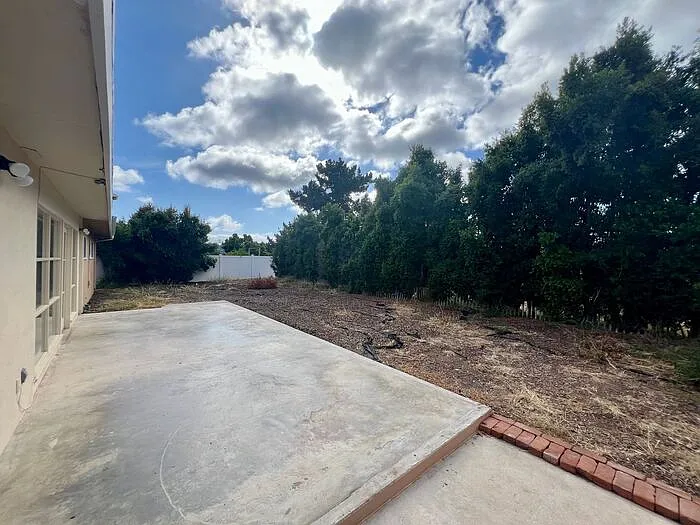 4542 Hidalgo Ave — Photo 19