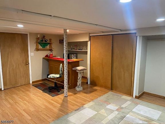 2nd image of 68 Whittingham Pl Floor 2
