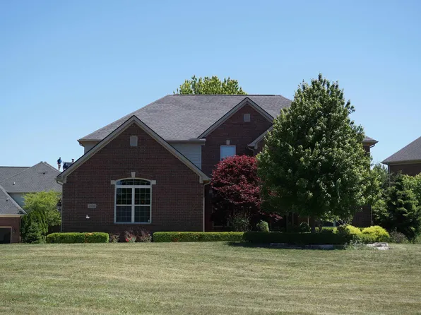 3526 Hawthorn Ct, Oakland, MI 48363