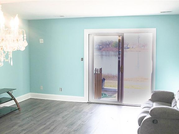 2nd image of 1414 Amelia Ave