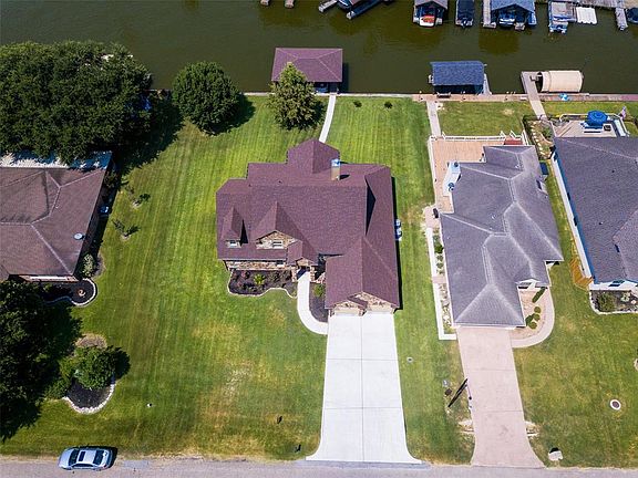 3rd image of 13324 Bunker Hill Dr