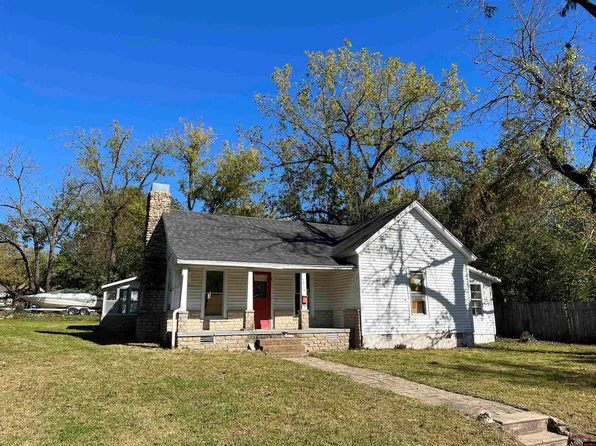 1013 Gray St, Mountain Home, AR 72653