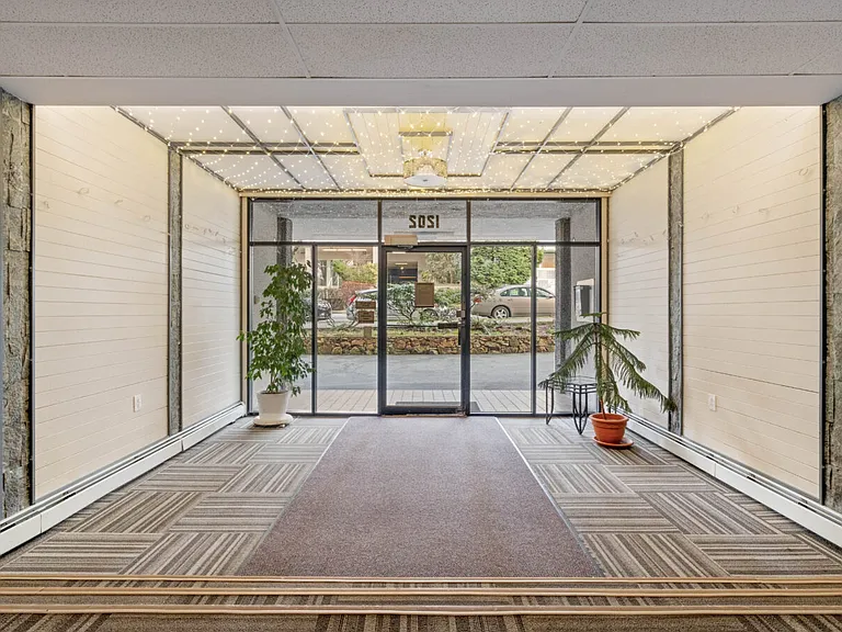 1202 Harwood St — Photo 34