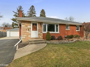 14 W 55th Pl, Westmont, IL