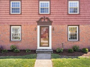 18 Huntington Dr, Rumford, RI 02916